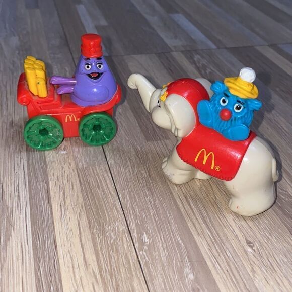McDonald's Circus GRIMACE ON CALLIOPE Elephant Circus Fries toy - Picture 9 of 9